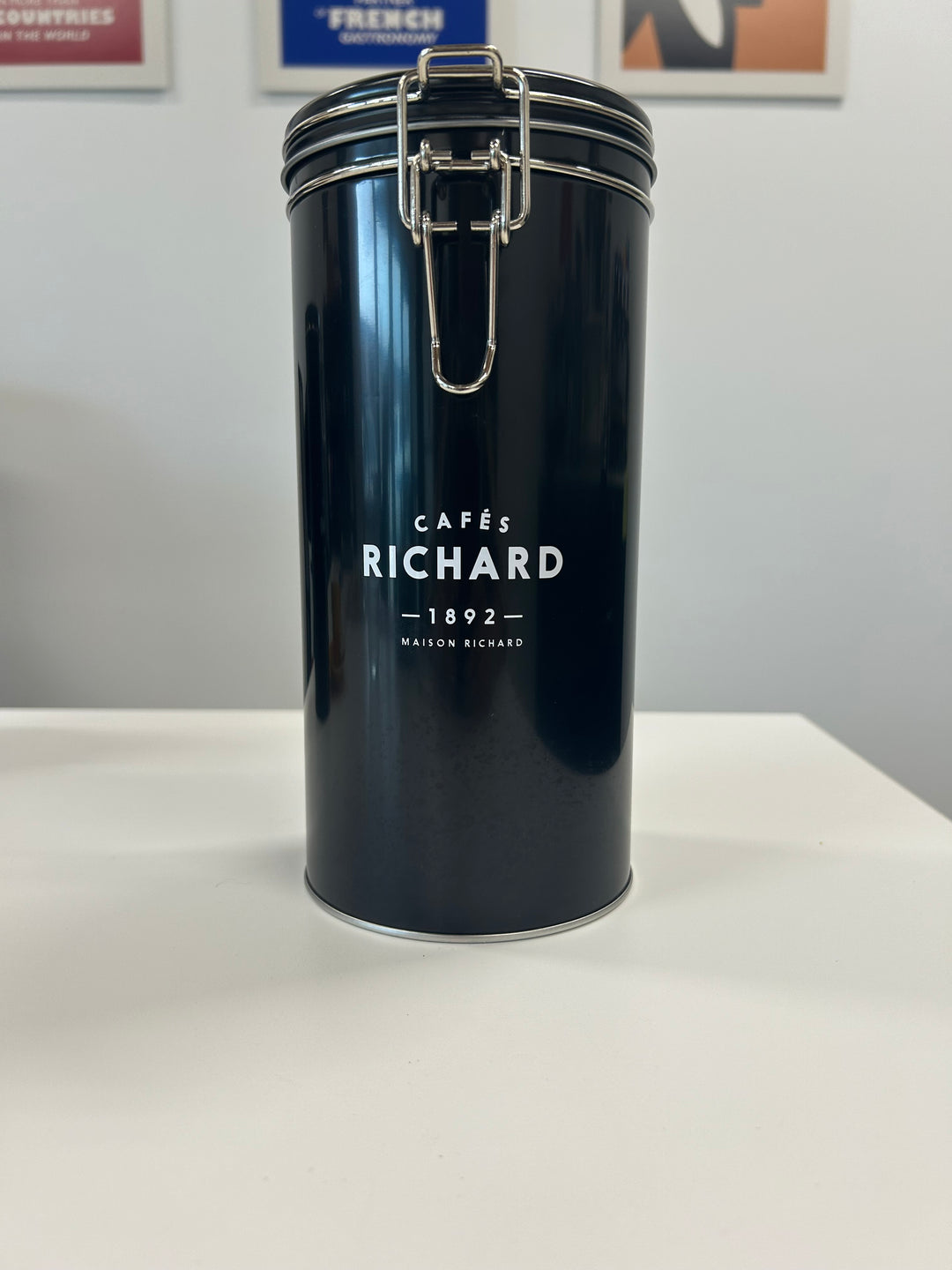 Cafes Richard Tin with Treats