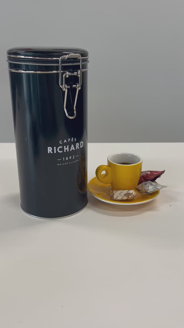 Cafes Richard Tin with Treats